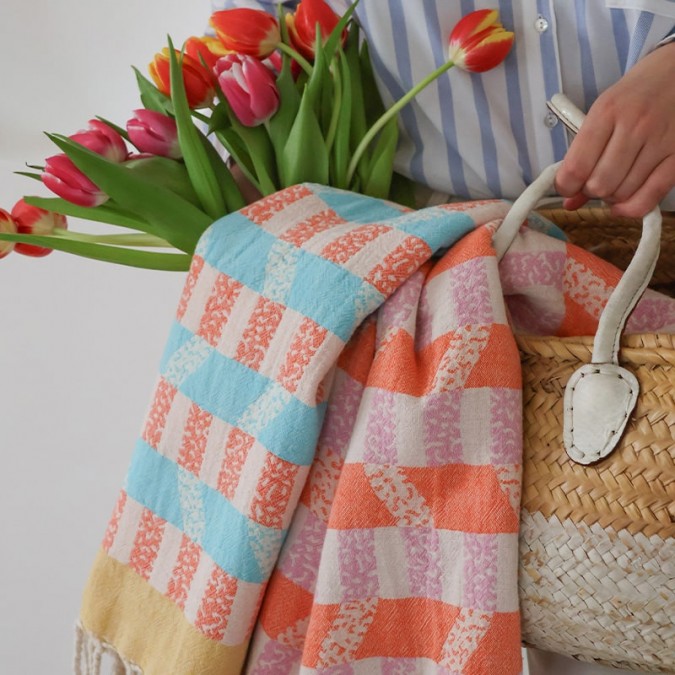 Colourful fouta with a summer vitamin boost