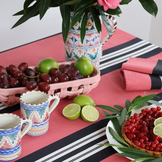 Nappe de table Aya Framboise aux couleurs délicates et chaleureuses