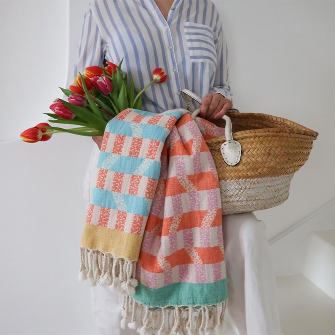 Jacquard woven fouta with cotton fringes