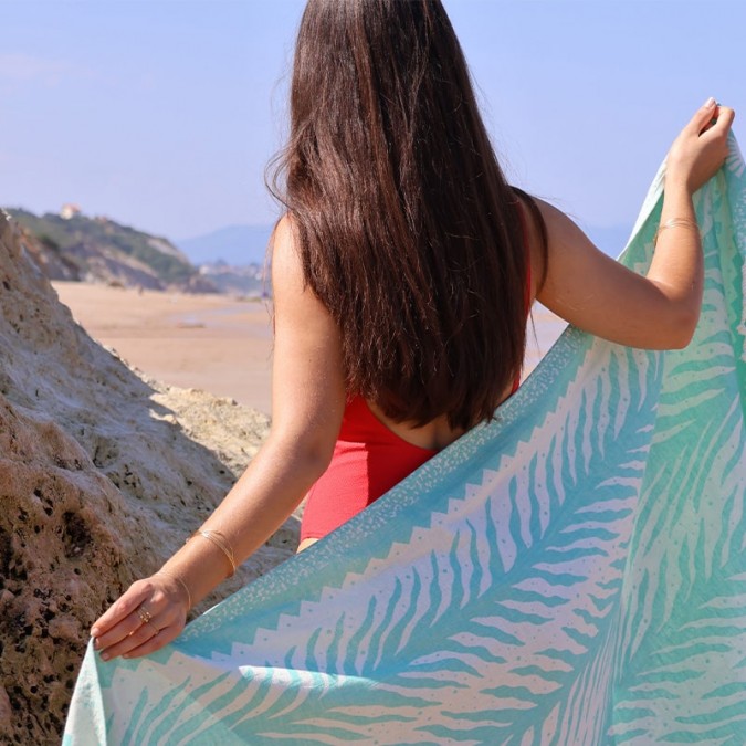 Jacquard woven fouta ideal for the beach