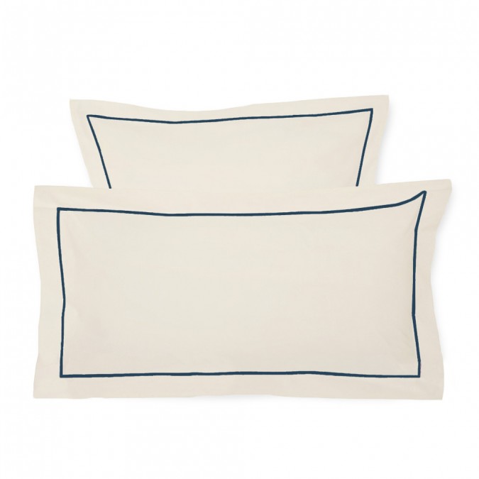 Ametsa Ivory cushion cover with BLeu Encre embroidery