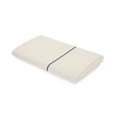 Ametsa Ivory flat sheet with delicate Bleu Encre embroidery