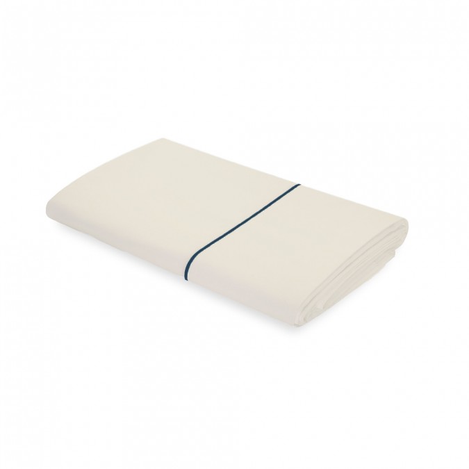 Ametsa Ivory flat sheet with delicate Bleu Encre embroidery