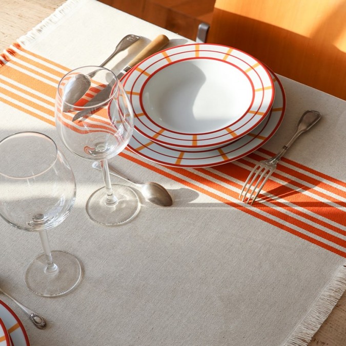 Table runner in high-quality linen and cotton