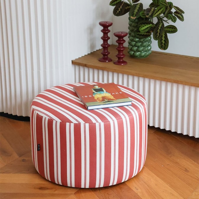 Top-of-the-range contemporary pouffe