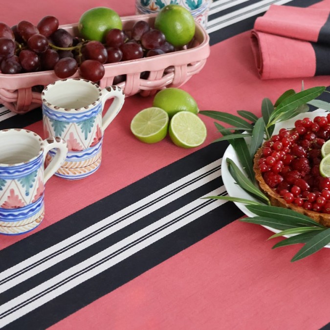 Made-to-measure linen and cotton tablecloth by the metre in pink stripes